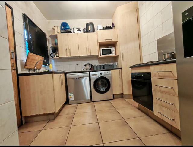 2 BEDROOM SECTIONAL TITLE FOR SALE IN RHODESFIELD